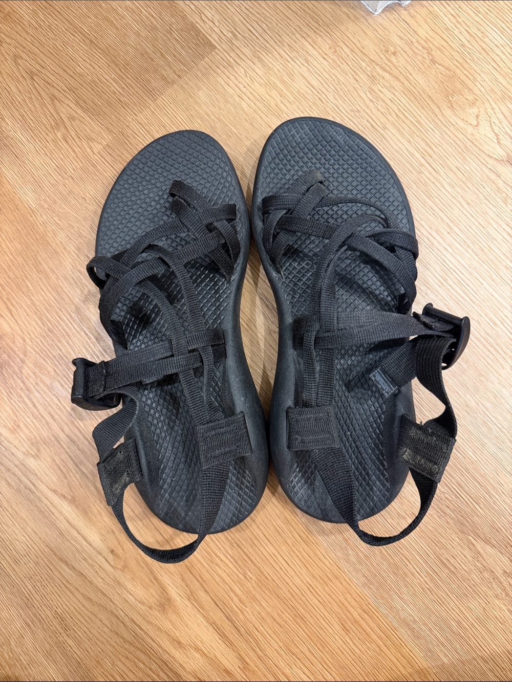 Chaco Black Strappy zx/2 classic Sport Sandals 8